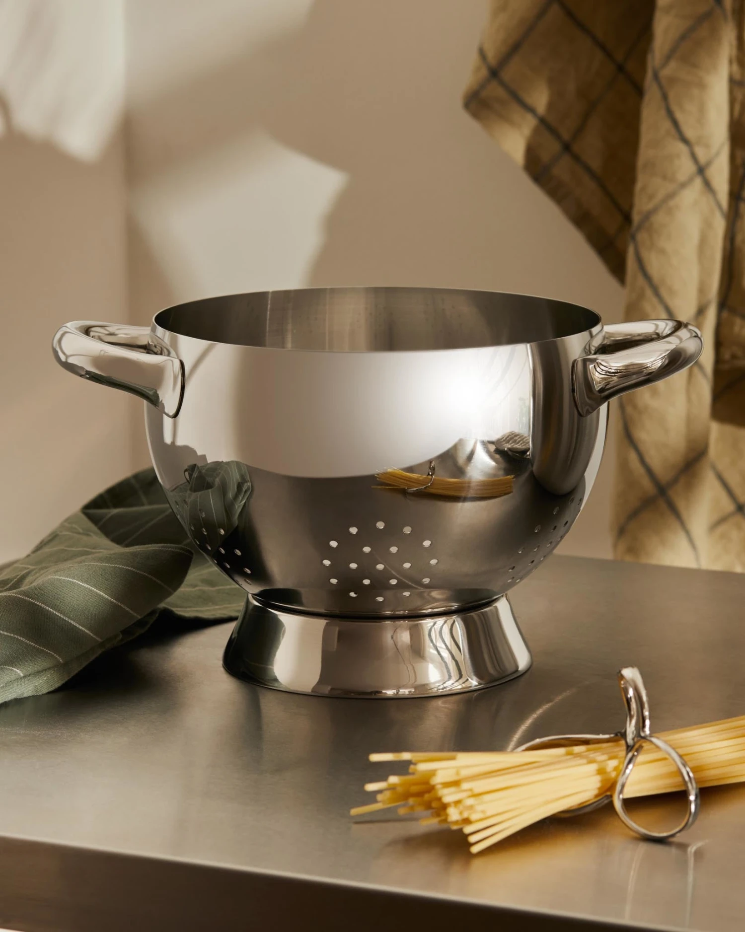 Alessi Vergiet Mami - SG300 - ø 21 Cm - Door Stefano Giovannoni 2 Alessi Vergiet Mami - SG300 - ø 21 Cm - Door Stefano Giovannoni - Afbeelding 2