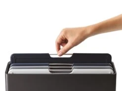 Joseph Joseph 4-delige Snijplankenset Met Houder - Folio - Groot - Grijs 6 Joseph Joseph 4-delige Snijplankenset Met Houder - Folio - Groot - Grijs -Le Creuset Winkel 102 1