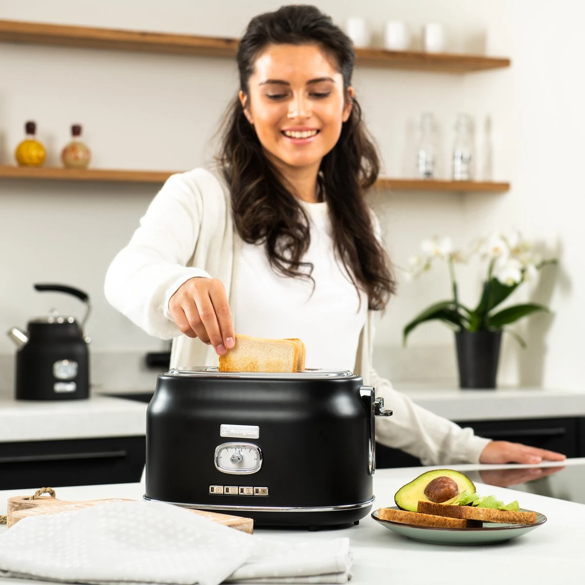 Westinghouse Retro Waterkoker + Broodrooster 2 Sleuven - Zwart 9 Westinghouse Retro Waterkoker + Broodrooster 2 Sleuven - Zwart - Afbeelding 9