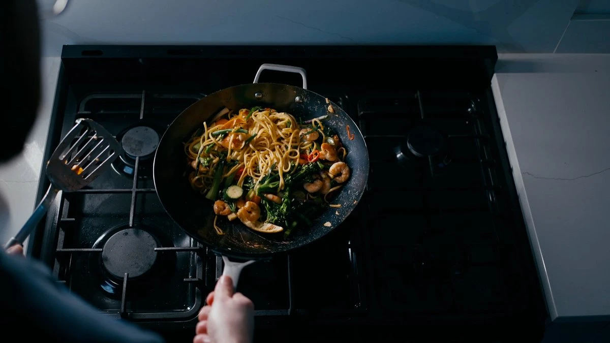 Saveur Selects Pannenset - Carbon Steel (Wokpan ø 35 Cm + Koekenpan ø 30 Cm) - Inductie En Alle Andere Warmtebronnen 10 Saveur Selects Pannenset - Carbon Steel (Wokpan ø 35 Cm + Koekenpan ø 30 Cm) - Inductie En Alle Andere Warmtebronnen - Afbeelding 10