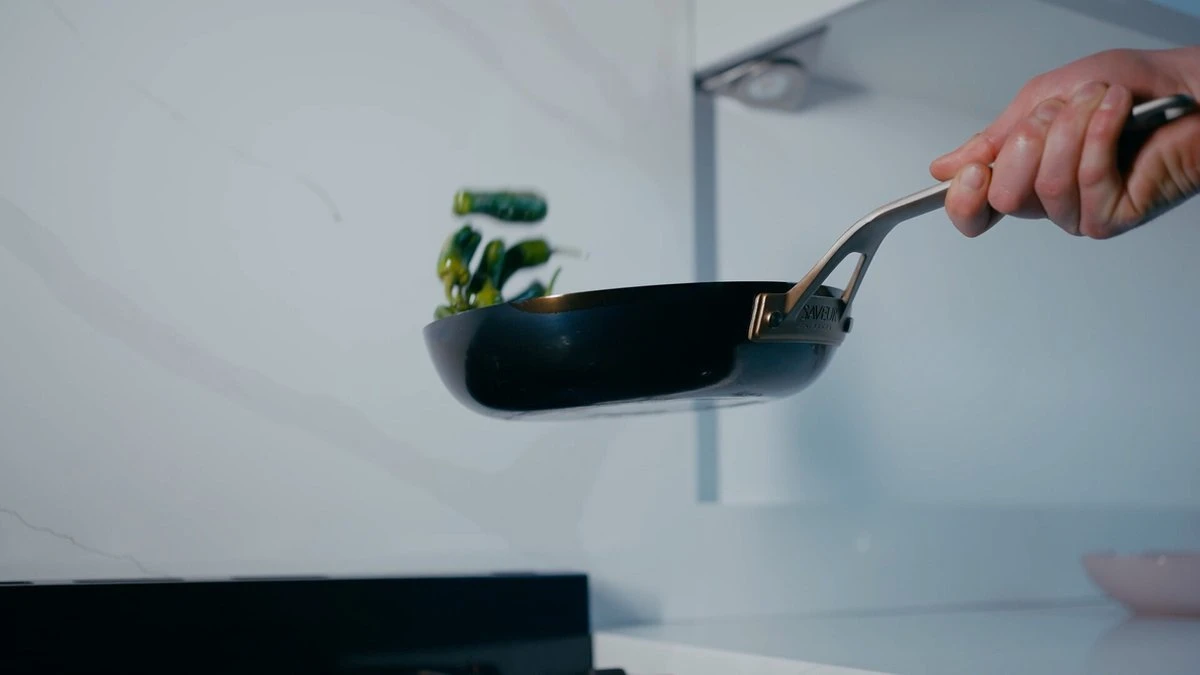 Saveur Selects Pannenset - Carbon Steel (Wokpan ø 35 Cm + Koekenpan ø 30 Cm) - Inductie En Alle Andere Warmtebronnen 5 Saveur Selects Pannenset - Carbon Steel (Wokpan ø 35 Cm + Koekenpan ø 30 Cm) - Inductie En Alle Andere Warmtebronnen - Afbeelding 5