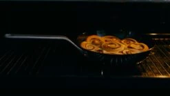 Saveur Selects Pannenset - Carbon Steel (Wokpan ø 35 Cm + Koekenpan ø 30 Cm) - Inductie En Alle Andere Warmtebronnen 15 Saveur Selects Pannenset - Carbon Steel (Wokpan ø 35 Cm + Koekenpan ø 30 Cm) - Inductie En Alle Andere Warmtebronnen -Le Creuset Winkel 1200x675 2