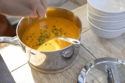 Saveur Selects Pannenset Voyage Series (Kookpan ø 25 Cm + Steelpan ø 20 Cm) - TriPly RVS - Inductie En Alle Andere Warmtebronnen -Le Creuset Winkel 1200x800 5