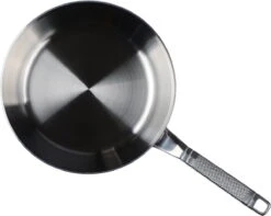 Saveur Selects Koekenpan Voyage - Tri-Ply RVS - ø 25 Cm - Zonder Anti-aanbaklaag -Le Creuset Winkel 1200x959 1