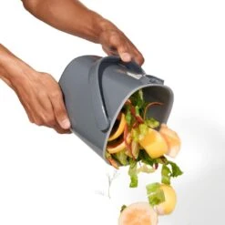 OXO Good Grips Afvalemmer Grijs 3 Liter 9 OXO Good Grips Afvalemmer Grijs 3 Liter -Le Creuset Winkel 13295900 Compostemmer3LiterGrijs5 5