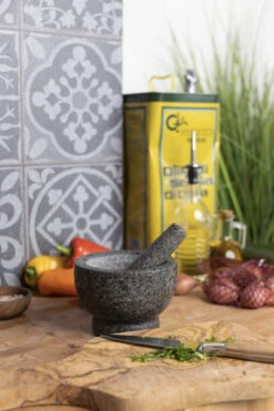 Jay Hill Vijzel - Granite - ø 13 Cm 8 Jay Hill Vijzel - Granite - ø 13 Cm -Le Creuset Winkel 17 8720812849285 3