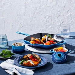 Le Creuset Grillpan Signature - Azure - 26 X 26 Cm - Geëmailleerde Anti-aanbaklaag 11 Le Creuset Grillpan Signature - Azure - 26 X 26 Cm - Geëmailleerde Anti-aanbaklaag -Le Creuset Winkel 20183262200422 alt4