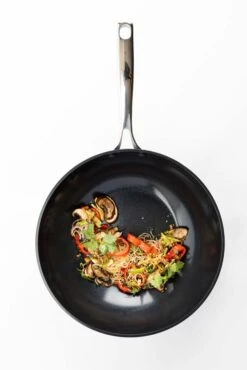 BK Wokpan Superior - Aluminium - ø 30 Cm - Keramische Anti-aanbaklaag -Le Creuset Winkel 21994b271ddeedf2becbec04b0163608817e08fa Superior Wok 30 scaled