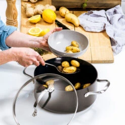 GreenPan Kookpan Met Deksel - Copenhagen - Zwart - ø 20 Cm / 3.3 Liter 9 GreenPan Kookpan Met Deksel - Copenhagen - Zwart - ø 20 Cm / 3.3 Liter -Le Creuset Winkel 25243d673015a64ecc46c25fa98a26accb47d73e 6 Cop Cass 20cm 24cm CC003345 001 CC003346 001 SpecialFeature5B15D
