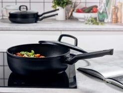BK Hapjespan Met Deksel - Easy Induction - ø 28 Cm / 4.6 Liter - Keramische Anti-aanbaklaag 12 BK Hapjespan Met Deksel - Easy Induction - ø 28 Cm / 4.6 Liter - Keramische Anti-aanbaklaag -Le Creuset Winkel 2e9e00e0bf3a9093e742988eb6cb6cbd0ed9813d BK Easy Induction Skillet 24 009 1