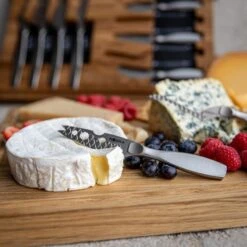 Boska Kaasset Ultimate Monaco+ (Eikenhouten Serveerplank & 10 RVS Kaasmessen) - 11 Delige Set -Le Creuset Winkel 307105 Ultimate cheese set Monaco 433 scaled