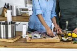 Zwilling Sous Vide Stick Enfinigy - Nauwkeurige Temperatuurinstelling - IPX7 Waterproof - Zwart 23 Zwilling Sous Vide Stick Enfinigy - Nauwkeurige Temperatuurinstelling - IPX7 Waterproof - Zwart -Le Creuset Winkel 4009839546716 10