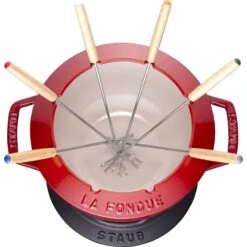 Staub Fondueset Kersenrood - ø 20 Cm / 2.36 Liter 12 Staub Fondueset Kersenrood - ø 20 Cm / 2.36 Liter -Le Creuset Winkel 40511 975 0 7 scaled