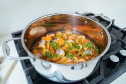 Westinghouse Kookpan Black Signature - ø 24 Cm - Standaard Anti-aanbaklaag 12 Westinghouse Kookpan Black Signature - ø 24 Cm - Standaard Anti-aanbaklaag -Le Creuset Winkel 4895218321506 8 1