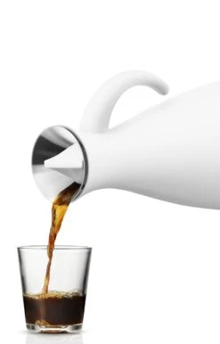 Eva Solo Thermoskan Classic Mat Wit 1 Liter -Le Creuset Winkel 502802 Vacuum jug 1l Matt white pouring HIGH