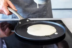 MasterClass Pannenkoekenpan - ø 24 Cm - Standaard Anti-aanbaklaag -Le Creuset Winkel 5028250519054 2
