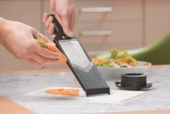 Gefu Mandoline Violi -Le Creuset Winkel 50440 VIOLI Ambiente