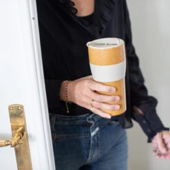 Koziol Thermosbeker Aroma To Go Creme 700 Ml -Le Creuset Winkel 7243 aroma to go xl 700 1 os scaled