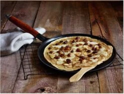 Staub Pannenkoekenpan - Zwart - ø 28 Cm - Geëmailleerde Anti-aanbaklaag -Le Creuset Winkel 750039974 scaled