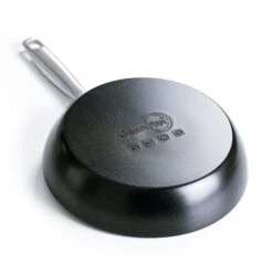 GreenPan Koekenpan Copenhagen - Zwart - ø 20 Cm - Keramische Anti-aanbaklaag -Le Creuset Winkel 79c2feb1b7bccf39eb7fe959d4a359a59cb22fa0 4 Cop FryP 20cm CC003107 DetailBase min5B15D