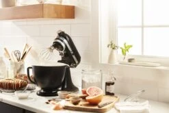 KitchenAid Keukenmachine Artisan - Kantelbare Kop - Onyx Zwart - 4.8 Liter - 5KSM175PSEOB -Le Creuset Winkel 8597015010205B15D 3