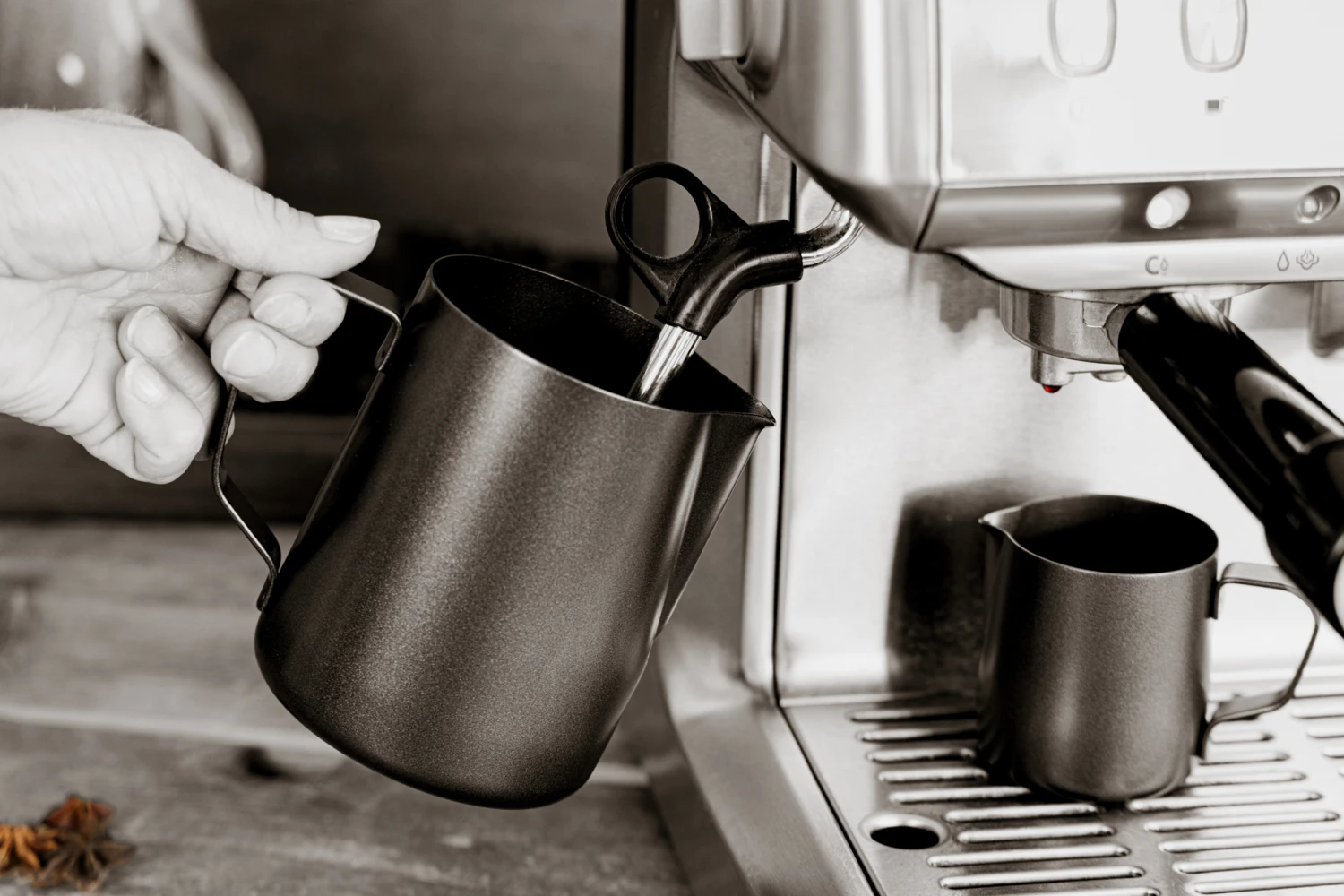 Jay Hill Melkopschuimkan - Zwart - 600 Ml 2 Jay Hill Melkopschuimkan - Zwart - 600 Ml - Afbeelding 2