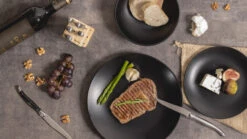 Sareva Steakmessenset Laguiole - RVS - 6 Stuks 5 Sareva Steakmessenset Laguiole - RVS - 6 Stuks -Le Creuset Winkel 8720364453411 2 scaled