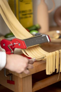 Blackwell Pastamachine Rood -Le Creuset Winkel 8720364453718 01