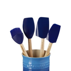 Le Creuset Spatelset - Met Spatelpot - Premium - Azure - 5-delig -Le Creuset Winkel 91057001220000 alt1 scaled
