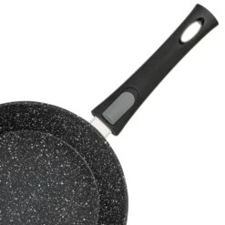 Resto Kitchenware Koekenpan Leo - ø 24 Cm - Standaard Anti-aanbaklaag 8 Resto Kitchenware Koekenpan Leo - ø 24 Cm - Standaard Anti-aanbaklaag -Le Creuset Winkel 93040.4260403577806.ver50