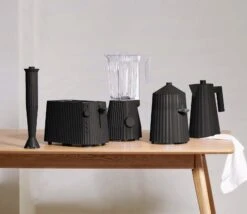 Alessi Staafmixer Set Plissé - Zwart - Michele De Lucchi - MDL10S B -Le Creuset Winkel Alessi Plisse MDL06 07 08 09 10 B A4 3500pxl 7