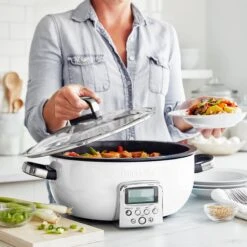 GreenPan Omnicooker - 5.7 Liter - Cream - Keramische Anti-baklaag -Le Creuset Winkel CC005288 001 CC005289 001 image6 feature4 5ad9ff2d d6c9 4d64 8362 22458c5ae4f7