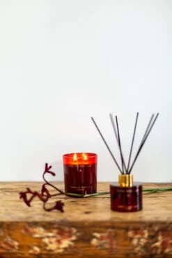 Countryfield Geurkaars Medium Elegance - 10 Cm / ø 9 Cm -Le Creuset Winkel CF candle ELEGANCE 20246 3 scaled