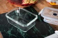 Sareva Vacuum Ovenschalen / Vershoudbakjes - Hittebestendid Glas - 3 Delige Set / 485 Ml + 970 Ml -Le Creuset Winkel Crumble in ovenschaal en vershoudbakjes 6 1 scaled