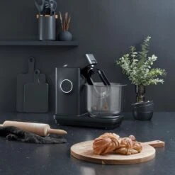 Wilfa Keukenmachine Probaker Black -Le Creuset Winkel Kitchen Machine Probaker KM1B 70 Flexi Beater Bowl 638df130c76c07.68395446 1