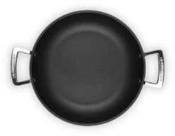 Le Creuset Hapjespan Met Deksel - Les Forgées TNS - ø 26 Cm / 2.7 Liter - Standaard Anti-aanbaklaag 14 Le Creuset Hapjespan Met Deksel - Les Forgées TNS - ø 26 Cm / 2.7 Liter - Standaard Anti-aanbaklaag -Le Creuset Winkel LC 20190624 ZS PS FS 51107260010502 005