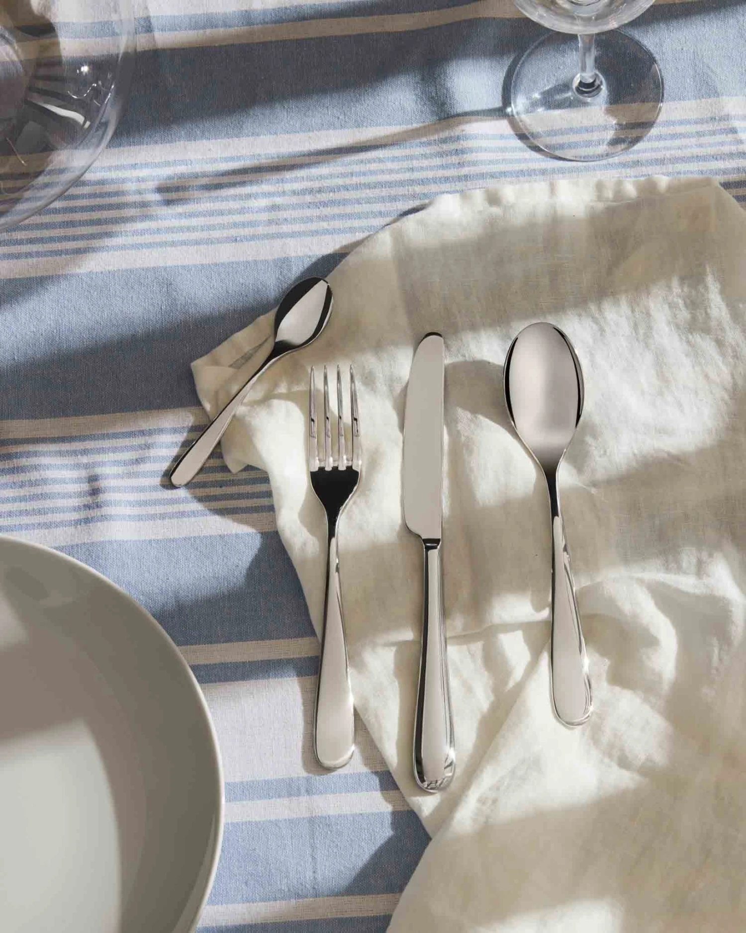 Alessi Bestekset Nuovo Milano - 5180S24 - 24-delig / 6 Personen - Door Ettore Sottsass 2 Alessi Bestekset Nuovo Milano - 5180S24 - 24-delig / 6 Personen - Door Ettore Sottsass - Afbeelding 2