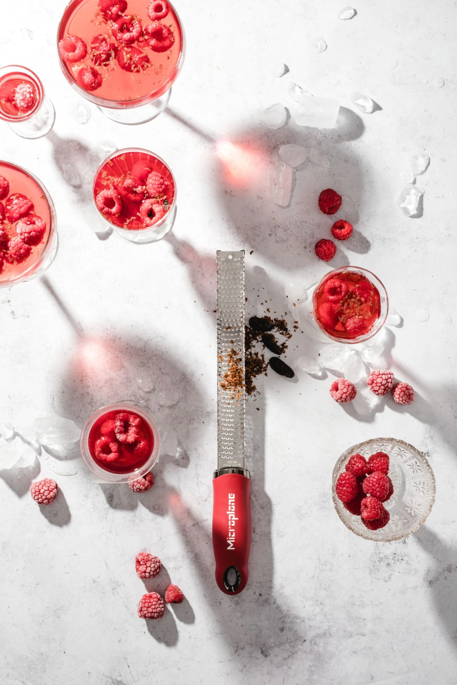 Microplane Rasp Premium Classic - Fijn - Pomegranate Red 2 Microplane Rasp Premium Classic - Fijn - Pomegranate Red - Afbeelding 2