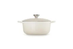 Le Creuset Braadpan Signature - Meringue - ø 20 Cm / 2.4 Liter 10 Le Creuset Braadpan Signature - Meringue - ø 20 Cm / 2.4 Liter -Le Creuset Winkel RS9471 LC 20191212 FR PS 00001 1