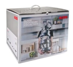 Alessi Pannenset Mami - SG100S7 - 4 Delige Set - Door Stefano Giovannoni 9 Alessi Pannenset Mami - SG100S7 - 4 Delige Set - Door Stefano Giovannoni -Le Creuset Winkel SG100S7 01 alessi mami aanbieding verpakking