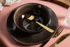 Studio Tavola Serviesset Samos - 18-delig / 6 Personen -Le Creuset Winkel ST Dark Brown 3 1 scaled