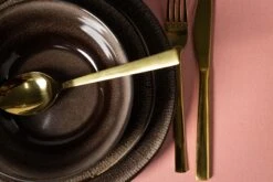 Studio Tavola Serviesset Samos - 18-delig / 6 Personen -Le Creuset Winkel ST Dark Brown 6 1 scaled