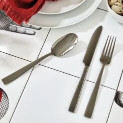 Sambonet Bestekset Flat - Zwart - 36 Delig / 6 Personen 6 Sambonet Bestekset Flat - Zwart - 36 Delig / 6 Personen -Le Creuset Winkel Sambonet Bestekset Flat Zwart 36 Delig