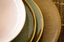 Jay Hill Serviesset Alderney - 4-delig - Bruin/Geel -Le Creuset Winkel Set 2 Sfeer Eilanden Klein 11 2 scaled