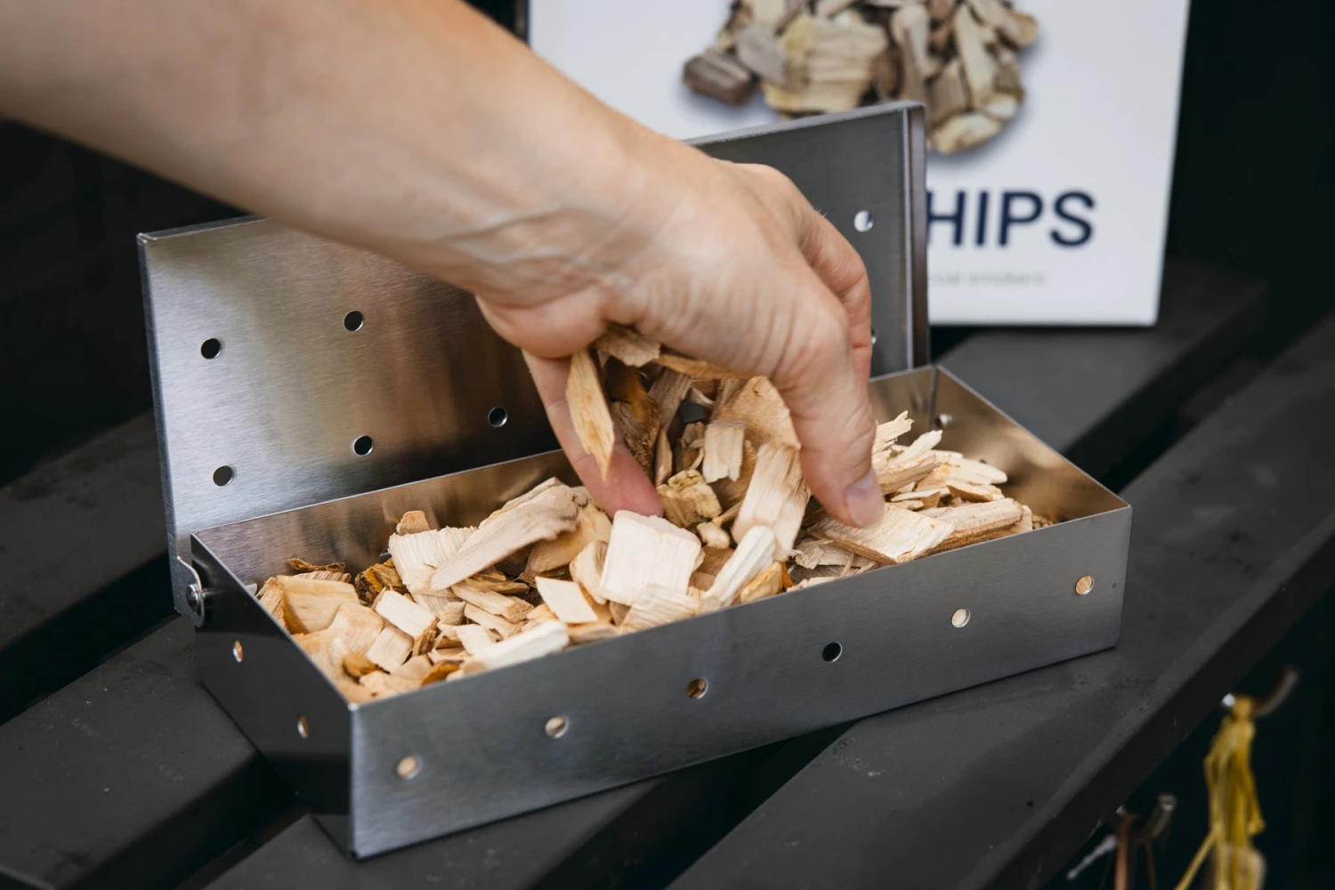 Jay Hill BBQ Smoker Box / Rookbox - RVS - 22 X 9 X 4 Cm 2 Jay Hill BBQ Smoker Box / Rookbox - RVS - 22 X 9 X 4 Cm - Afbeelding 2