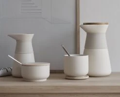 Stelton Melkkan Theo Sand 400 Ml -Le Creuset Winkel Theo sand web 1