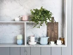 Maxwell & Williams Kop En Schotel Tint Blauw 100 Ml 5 Maxwell & Williams Kop En Schotel Tint Blauw 100 Ml -Le Creuset Winkel Tint Lifestyle Image 2 800x600 1