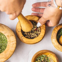 Jay Hill Vijzel Tunea - Olijfhout - ø 11 Cm -Le Creuset Winkel TuneaHand 12