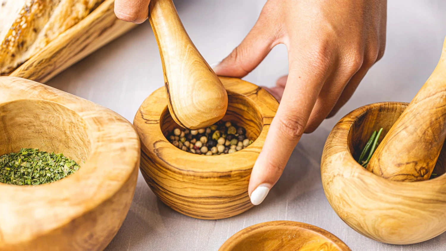 Jay Hill Vijzel Tunea - Olijfhout - ø 10 Cm 3 Jay Hill Vijzel Tunea - Olijfhout - ø 10 Cm - Afbeelding 3