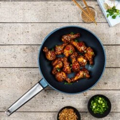 Westinghouse Wokpan Performance - Bravery Blue - ø 28 Cm - Standaard Anti-aanbaklaag -Le Creuset Winkel WCCW0095028BL 12